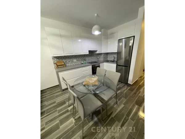 Apartament 1+1 per qira tek Rruga Peti !! ,550euro
ure