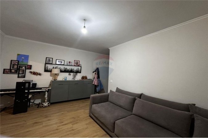 Apartament 1+1 me Qera, Komuna e Parisit