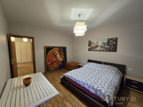 APARTAMENT 3+1+2 PER QIRA TEK RRUGA E ELBASANIT,PRANE MULLIRIT TE VJETER!