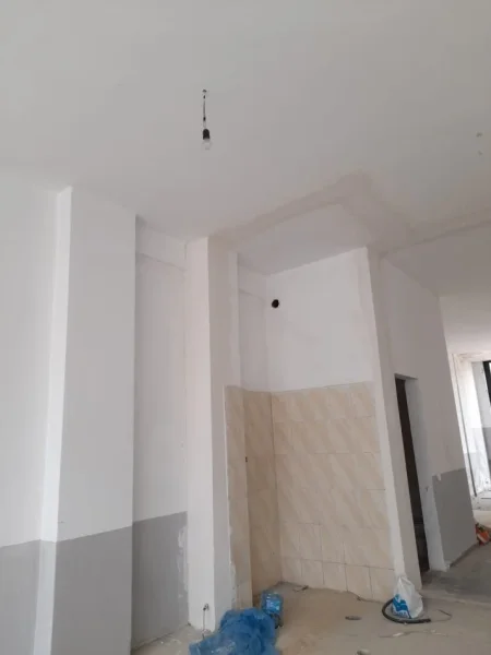 Jepet Ambjent Komercial  me qera,    ne Pallat i Ri     ID   11951