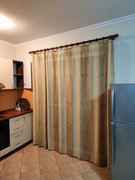 Jepet Apartament 1+1 te Rr Dibres