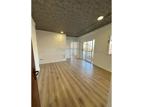 Qera,Apartament 1+1, Rruga e Barrikadave