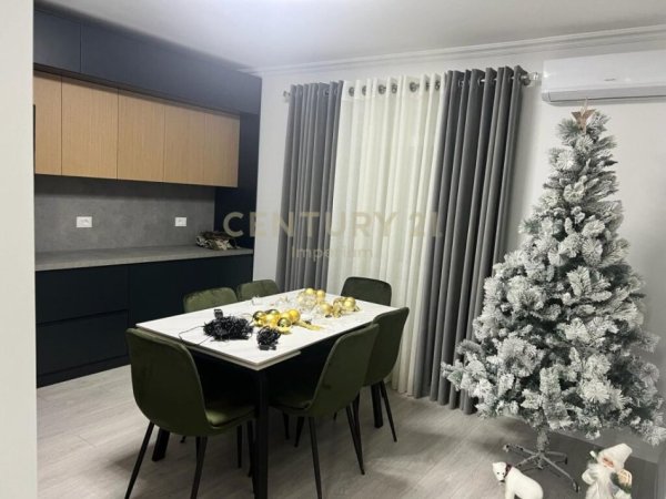 apartament 2+1 prane Qendres !