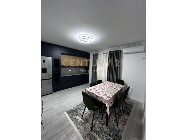 apartament 2+1 prane Qendres !