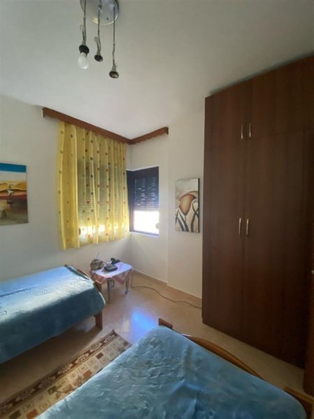 Apartament me Qera