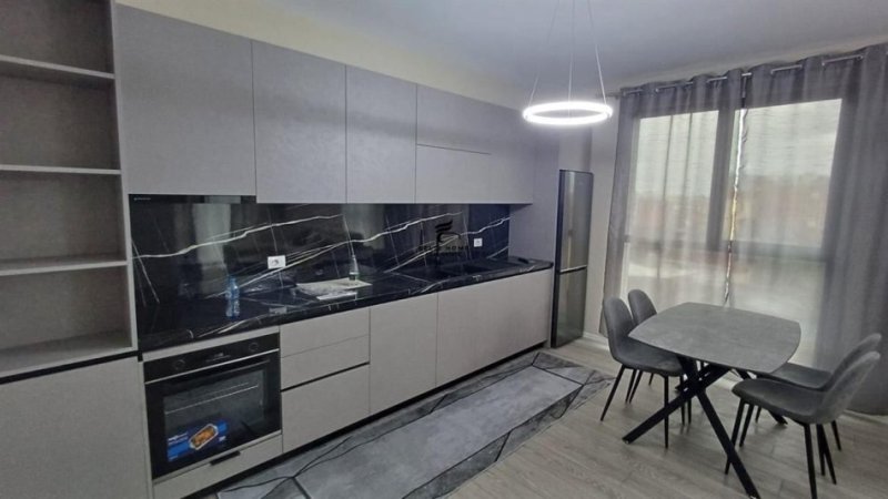 APARTAMENT ME QERA 2+1 XHAMLLIKU 750 EURO