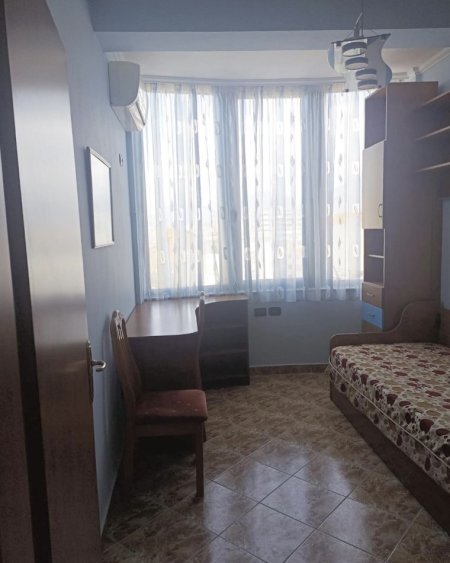 Jepet me qera apartament 2+1 Ali Demi