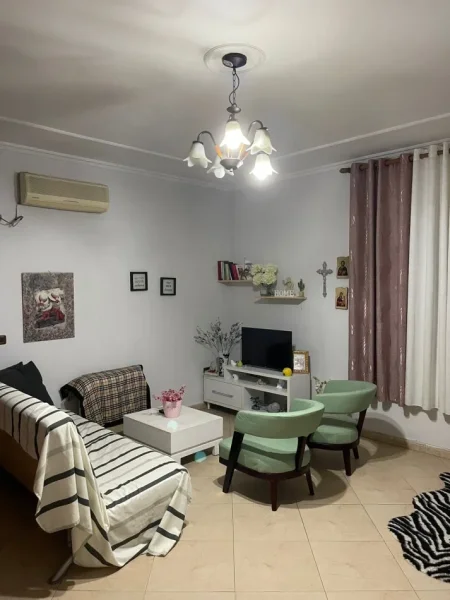 Jepet apartament 2+1 me qera tek Vasil Shanto