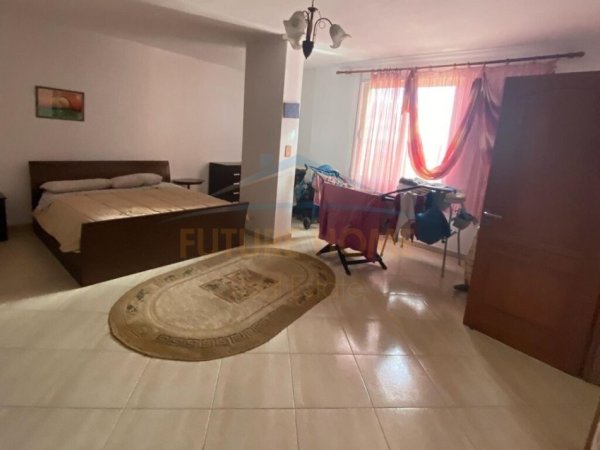 Shitet, Apartament 2+1, Tregu Industrial, Durres