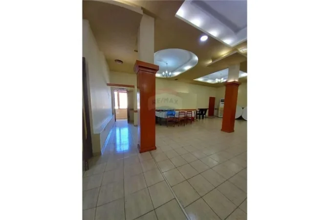 JEPET AMBJENT ME QIRA RRUGA E KAMZES!