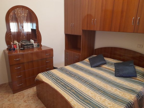 Shitet ne Golem plazh,apartament 80 m2, 100 metra larg nga deti.