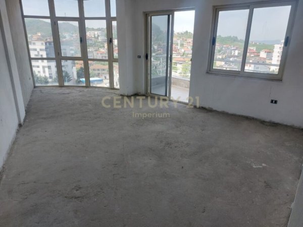 Apartament 2+1 per shitje, ne Yzberish