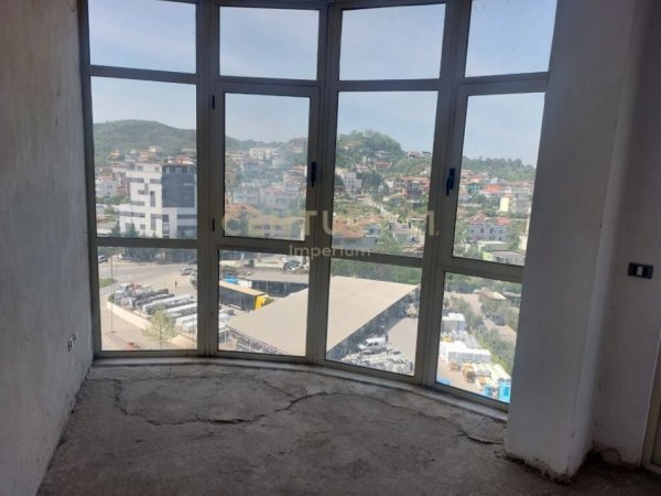 Apartament 2+1 per shitje, ne Yzberish