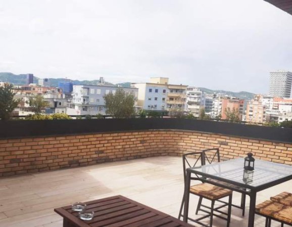 Tirane, jepet me qera apartament duplex 140 m² 2.000 Euro