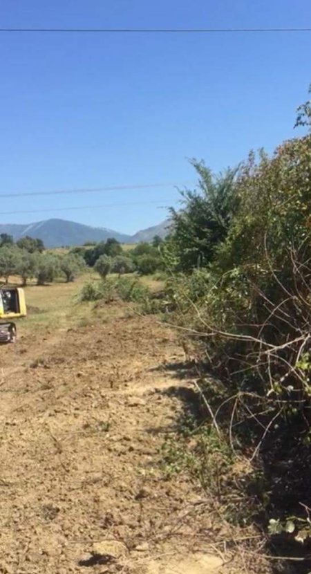 Shqiperi, shes toke bujqesore 8.300 m² 100 Euro/m2