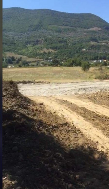 Shqiperi, shes toke bujqesore 8.300 m² 100 Euro/m2