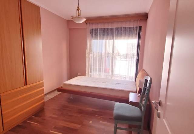 Tirane, jepet me qera apartament 120 m² 800 Euro