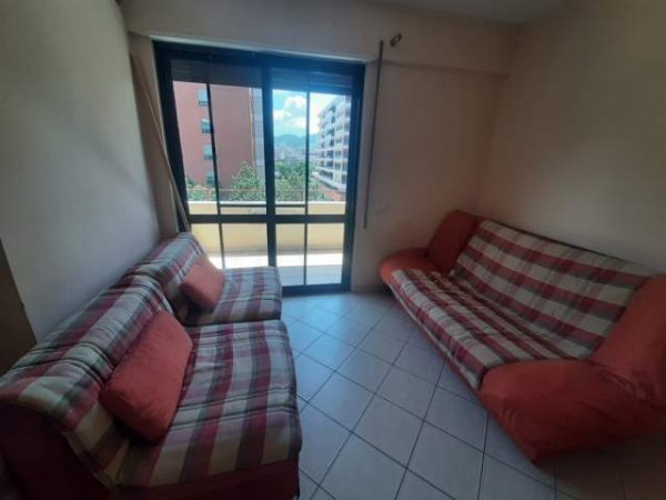 Tirane, jepet me qera apartament 100 m² 500 Euro