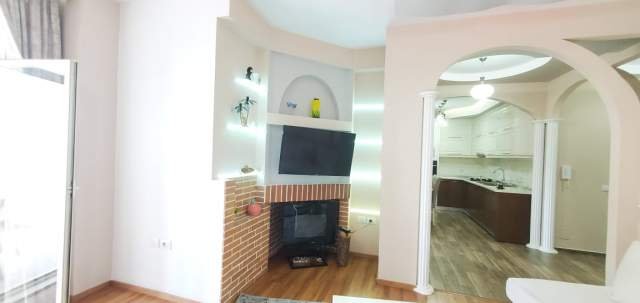 Tirane, jepet me qera apartament 75 m² 450 Euro