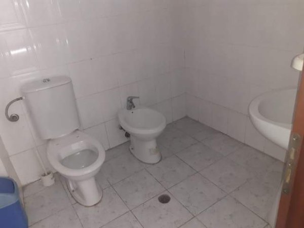 Tirane, jepet me qera apartament Kati 4, 124 m² 400 Euro (tish dahija)