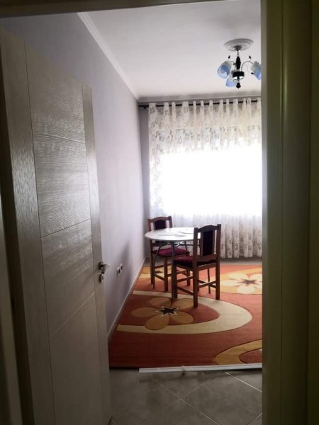 Tirane, jepet me qera apartament 2+1+BLK Kati 8, 94 m² 400 Euro (loni ligori)