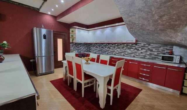 Tirane, shes Vile 3 Katshe Kati 4, 707 m² 465.000 Euro (Unaza E Re (Rrethrotullimi Shkoze, Lana, Afer Rr K)