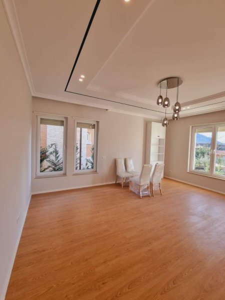 Tirane, jepet me qera apartament 2+1 Kati 2, 100 m² 1.200 Euro (Mjull-Bathore)