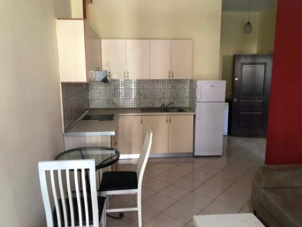 Tirane, jepet me qera apartament 1+1 Kati 1, 60 m² 27.000 Leke (Rrapo Hekali)