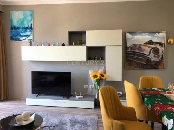 Durres, shitet apartament 1+1+BLK Kati 5, 57 m² 75.000 Euro (qender te durresit)