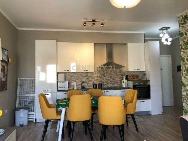 Durres, shitet apartament 1+1+BLK Kati 5, 57 m² 75.000 Euro (qender te durresit)