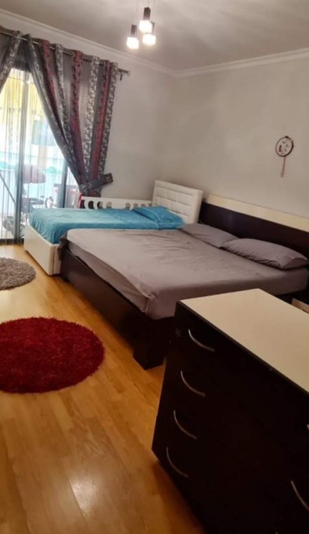Tirane, jepet me qera apartament 1+1+BLK Kati 2, 85 m² 310 Euro