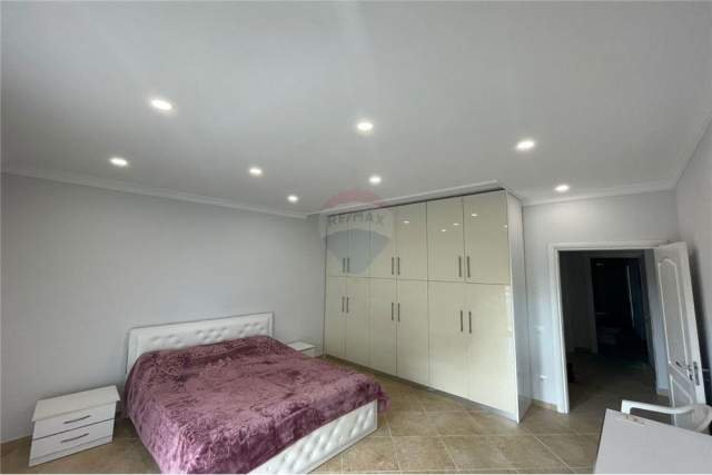 Tirane, jepet me qera apartament 2+1 Kati 7, 110 m² 650 Euro (kopshti zologjik)