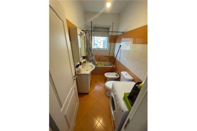 Tirane, jepet me qera apartament 2+1 Kati 7, 110 m² 650 Euro (kopshti zologjik)