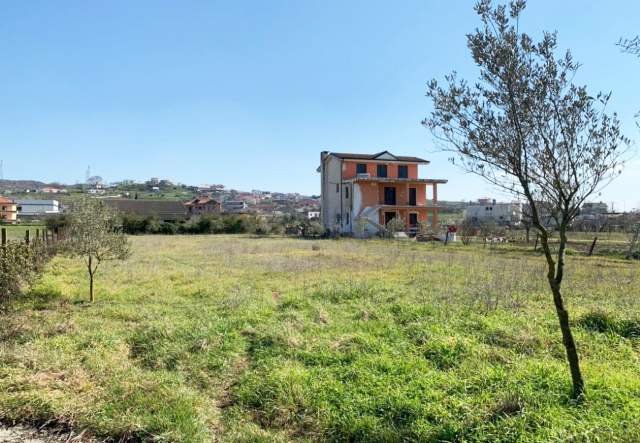 Tirane, shes toke 4.080 m² 408.000 Euro