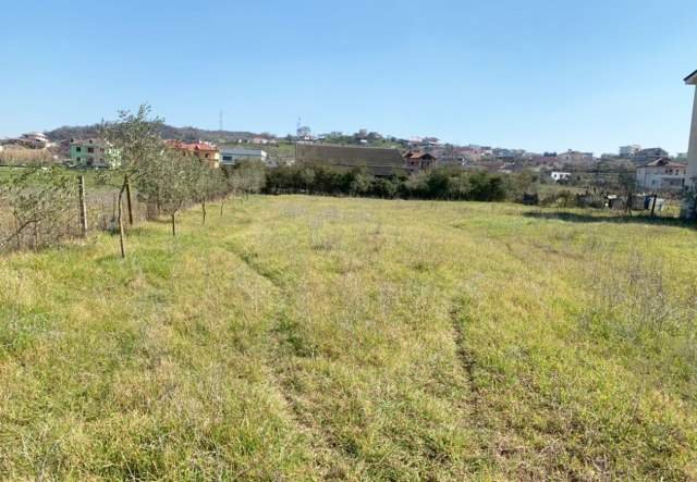 Tirane, shes toke 4.080 m² 408.000 Euro
