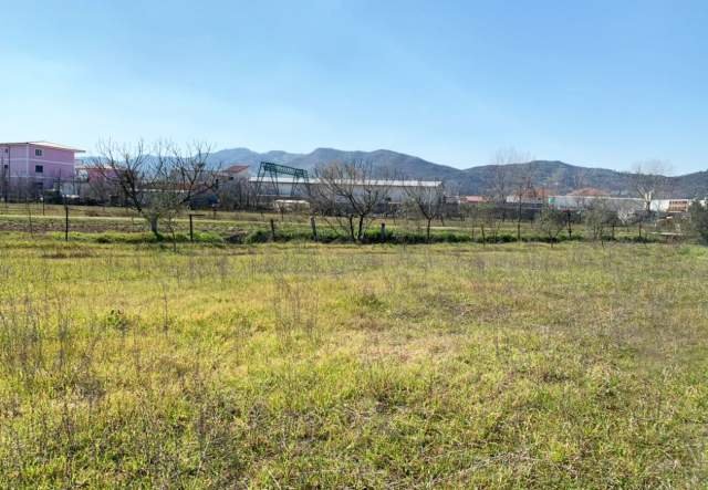 Tirane, shes toke 4.080 m² 408.000 Euro
