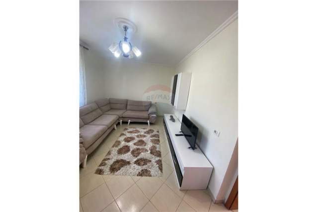 Tirane, jepet me qera apartament 1+1 60 m² 25.000 Leke