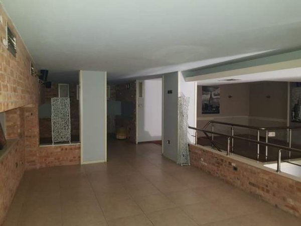 Ambient Biznesi Kati 0, Godine e re, Prane Qendres Tirane, Pazari i Ri