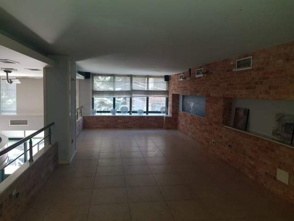 Ambient Biznesi Kati 0, Godine e re, Prane Qendres Tirane, Pazari i Ri