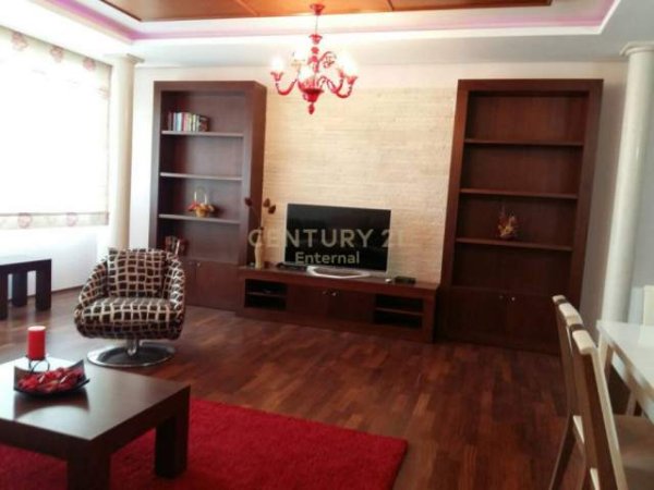 Tirane, jepet me qera apartament 2+1+BLK Kati 3, 127 m² 1.000 Euro (Rruga Faik Konica)