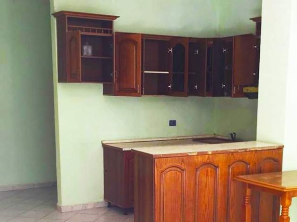 Tirane, shitet apartament 77 m² 66.000 Euro