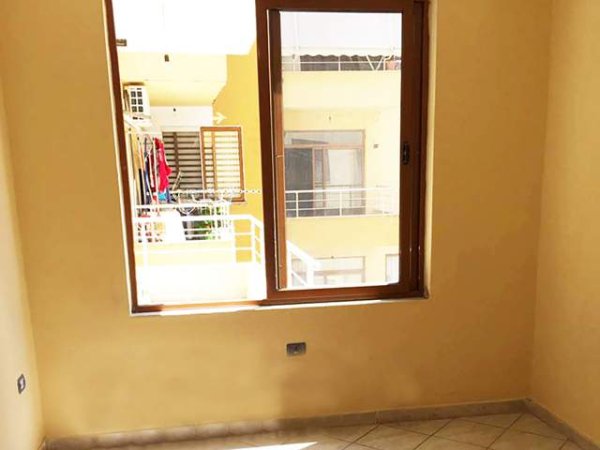Tirane, shitet apartament 77 m² 66.000 Euro