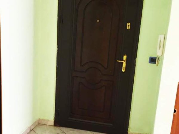 Tirane, shitet apartament 77 m² 66.000 Euro