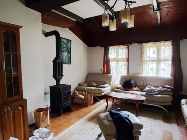 Tirane, shitet shtepi 400 m² 200.000 Euro