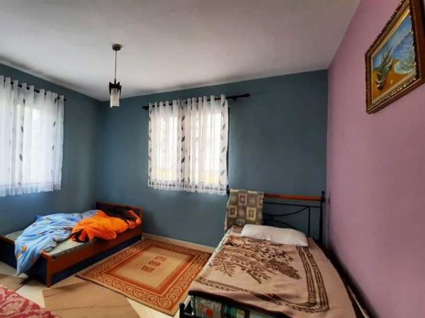 Tirane, shitet shtepi 400 m² 200.000 Euro