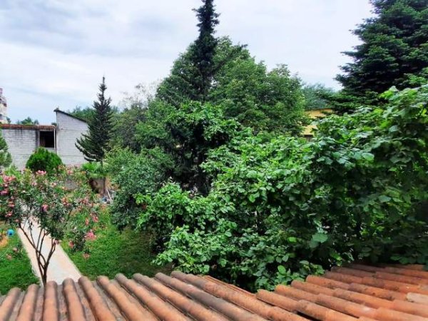 Tirane, shitet shtepi 400 m² 200.000 Euro