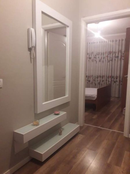 Tirane, jepet me qera apartament 1+1+BLK Kati 3, 67 m² 300 Euro (Astir afer 2 rotondove)