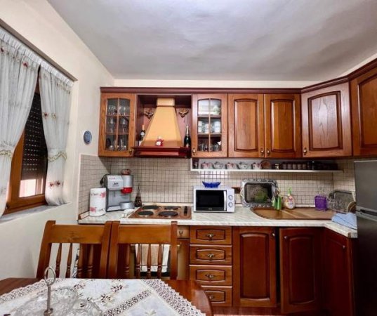 Tirane, jepet me qera apartament 2+1+BLK Kati 3, 90 m² 470 Euro