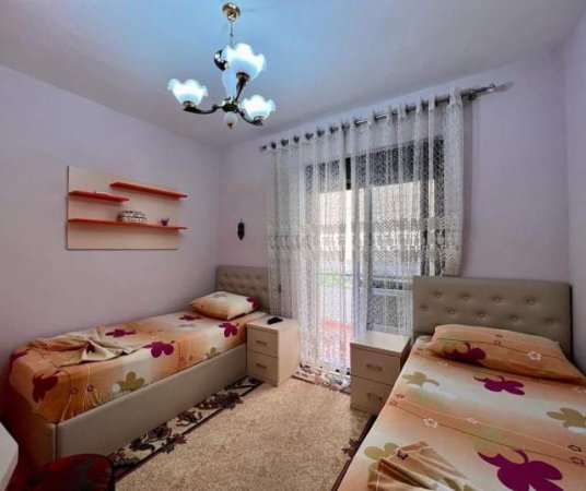 Tirane, jepet me qera apartament 2+1+BLK Kati 3, 90 m² 470 Euro
