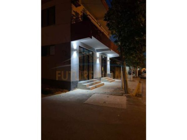 Durres, jepet me qera ambjent biznesi Kati 0, 50 m² 300 Euro (Spitalle)